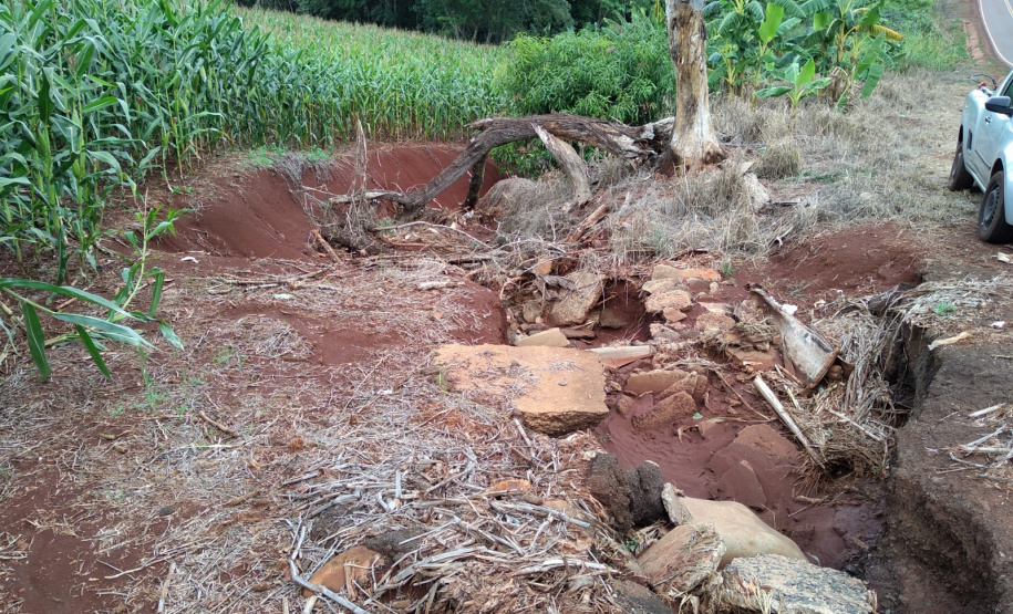 Recuperação erosão PR-551