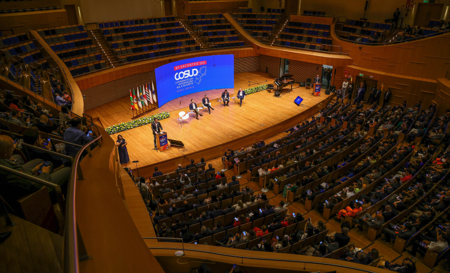 O governador Carlos Massa Ratinho Junior defendeu o fortalecimento da integração interestadual durante a abertura do 8º encontro do Consórcio de Integração Sul e Sudeste (Cosud), nesta sexta-feira (02), em Belo Horizonte.