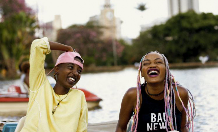 Biblioteca Pública recebe sessões mensais de cineclube negro feito por mulheres