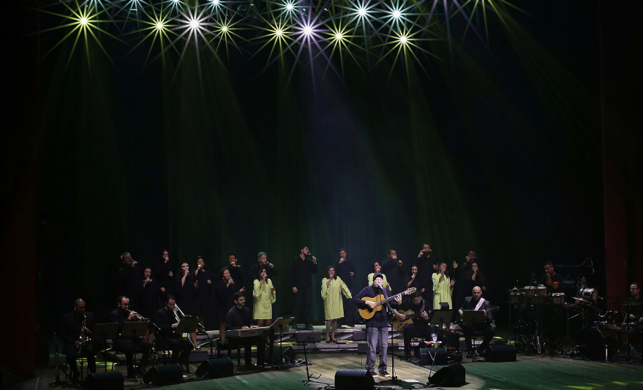 Turnê com Coral Sanepar e João Bosco chega em Maringá e Londrina