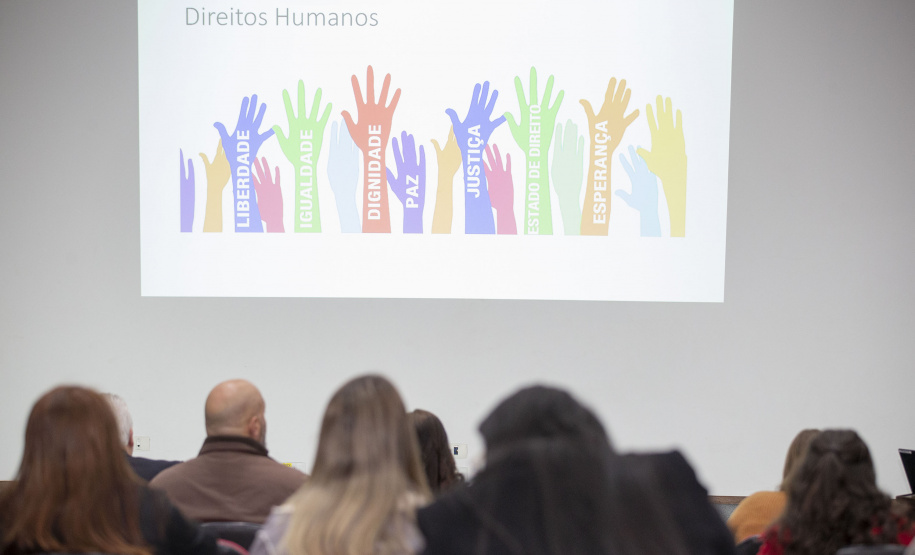 Tecpar e Seju promovem capacitTecpar e Seju promovem capacitação em Direitos Humanos para colaboradores do institutoação em Direitos Humanos para colaboradores do instituto