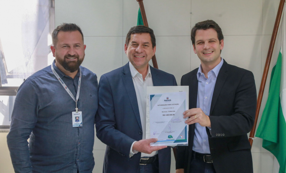 Governo entrega R$ 1,8 milhão para Terra Boa trocar luminárias convencionais por sistemas a LED