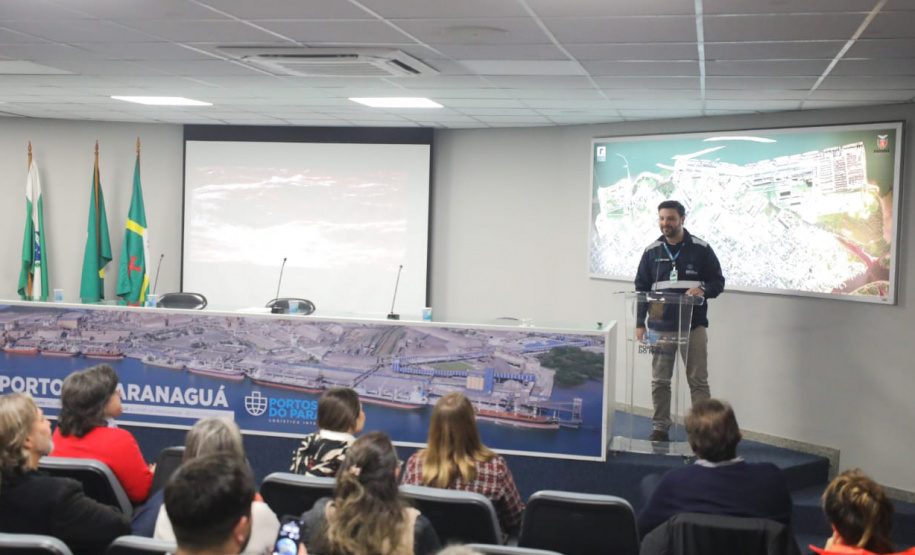 Delegação de empresários conhece e estreita relações com o Porto de Paranaguá