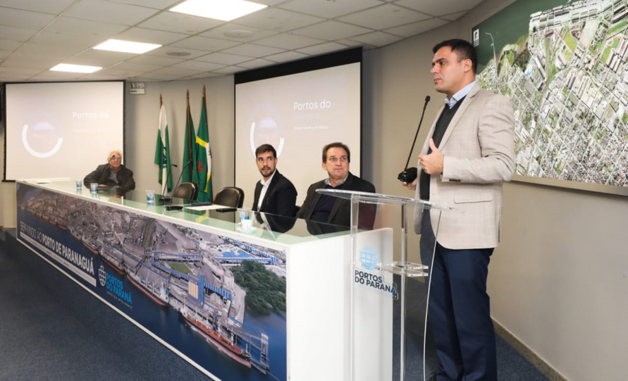 Delegação de empresários conhece e estreita relações com o Porto de Paranaguá