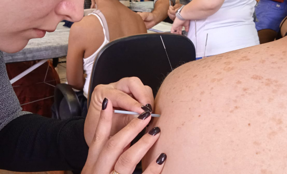 Paraná forma médicos da Atenção Primária para atuar com acupuntura no SUS