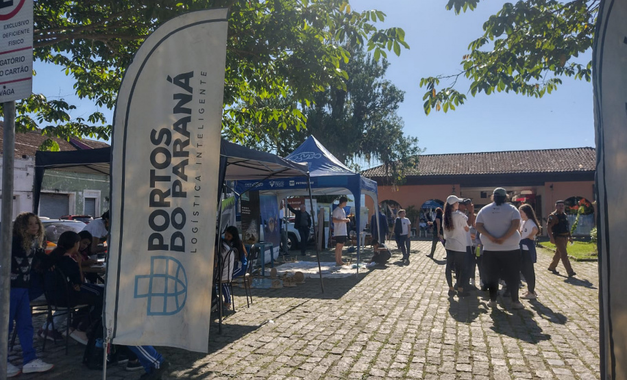 Alunos ajudaram a recolher mais de 2 toneladas de resíduos