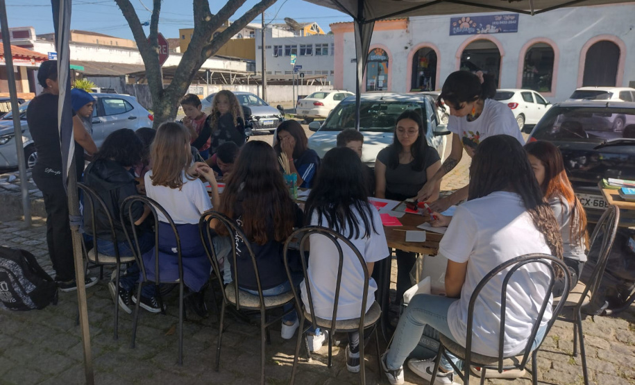 Alunos ajudaram a recolher mais de 2 toneladas de resíduos