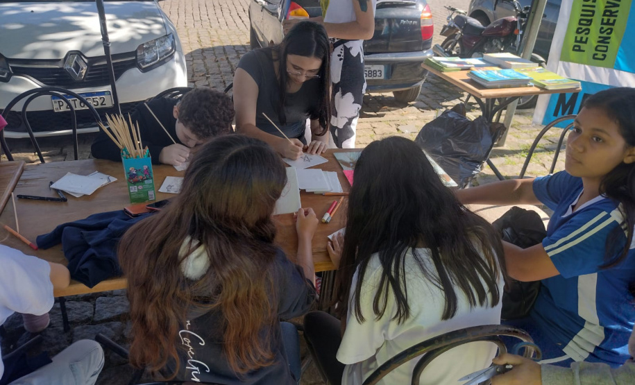 Alunos ajudaram a recolher mais de 2 toneladas de resíduos