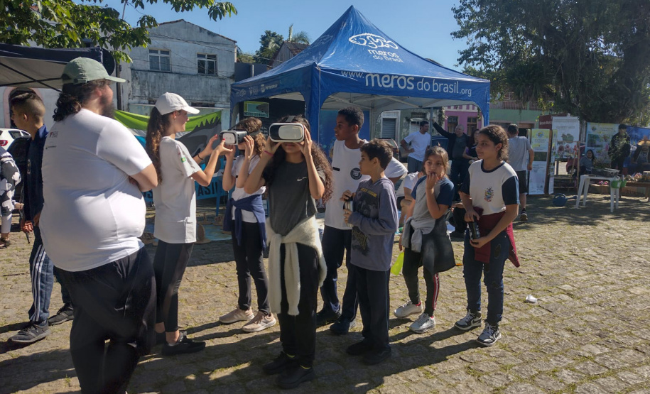 Alunos ajudaram a recolher mais de 2 toneladas de resíduos