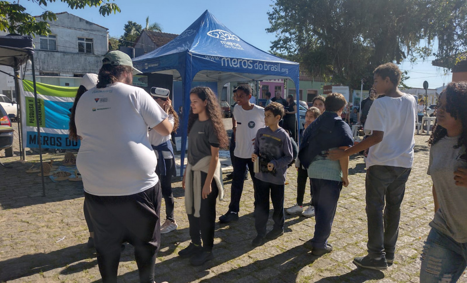 Alunos ajudaram a recolher mais de 2 toneladas de resíduos