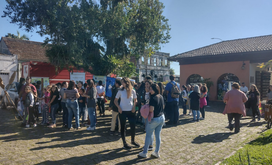 Alunos ajudaram a recolher mais de 2 toneladas de resíduos