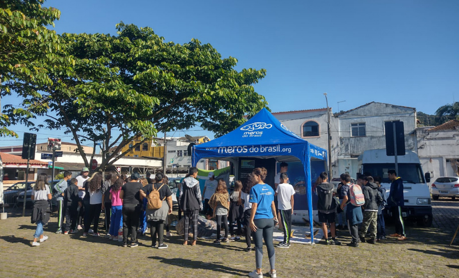 Alunos ajudaram a recolher mais de 2 toneladas de resíduos