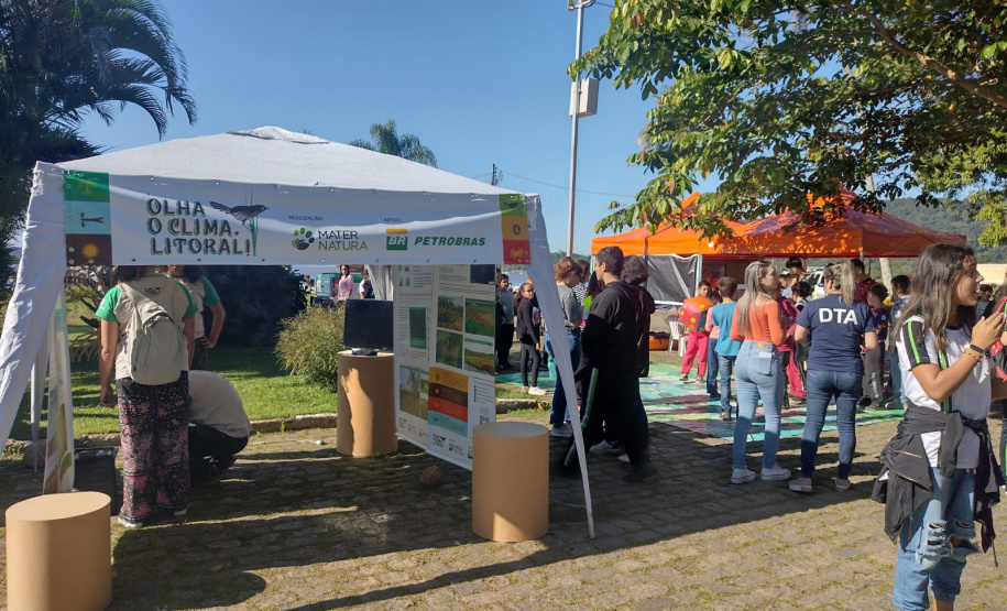 Alunos ajudaram a recolher mais de 2 toneladas de resíduos