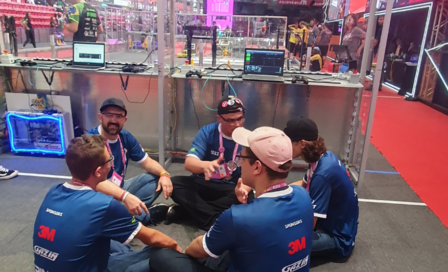 Equipe de colégio estadual se classifica para competição internacional de robótica