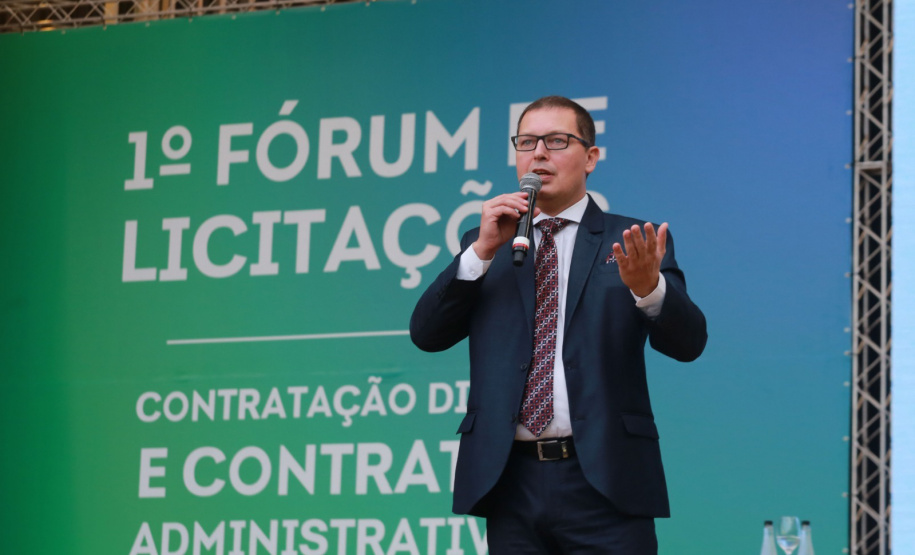 Evento Fórum de Licitações, Contratação Direta e Contratos Administrativos