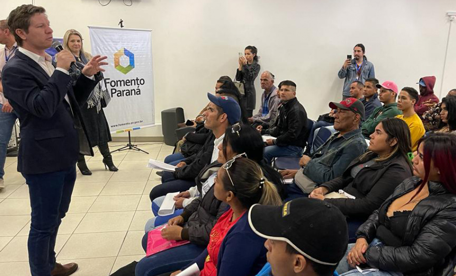 Mais de 500 pessoas participaram de Mutirão de Empregos para Migrantes em Curitiba