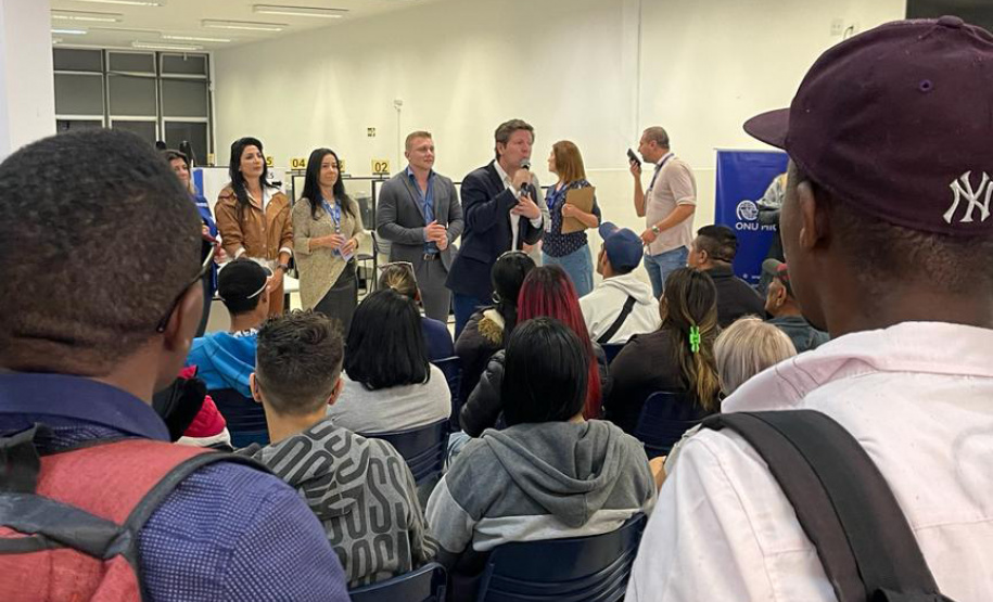 Mais de 500 pessoas participaram de Mutirão de Empregos para Migrantes em Curitiba