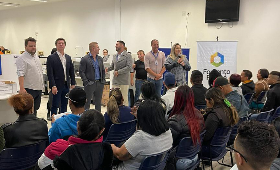 Mais de 500 pessoas participaram de Mutirão de Empregos para Migrantes em Curitiba