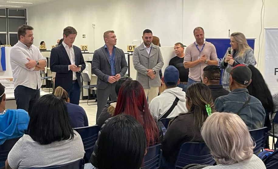 Mais de 500 pessoas participaram de Mutirão de Empregos para Migrantes em Curitiba