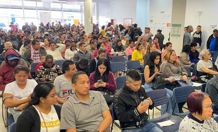 Mais de 500 pessoas participaram de Mutirão de Empregos para Migrantes em Curitiba