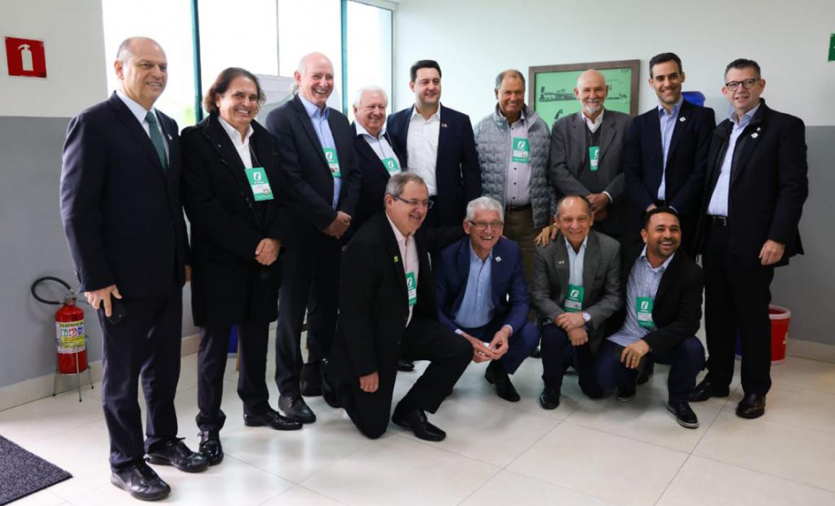 Lapa, 30 de junho de 2023 - O governador Carlos Massa Ratinho Jr., o vice-presidente Geraldo Alckimin e o presidemte do Grupo Potencial, Arnoldo Hammerschimidt lançam a pedra fundamental da esmagadora de soja para produção de biodiesel.