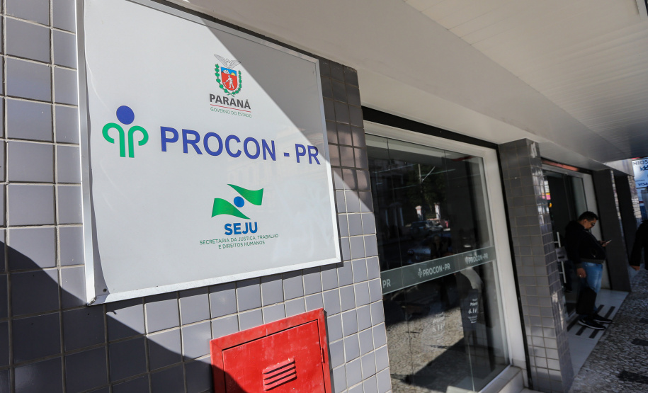 Procon-PR notifica bancos por alteração de data de fechamento das faturas de cartão de crédito