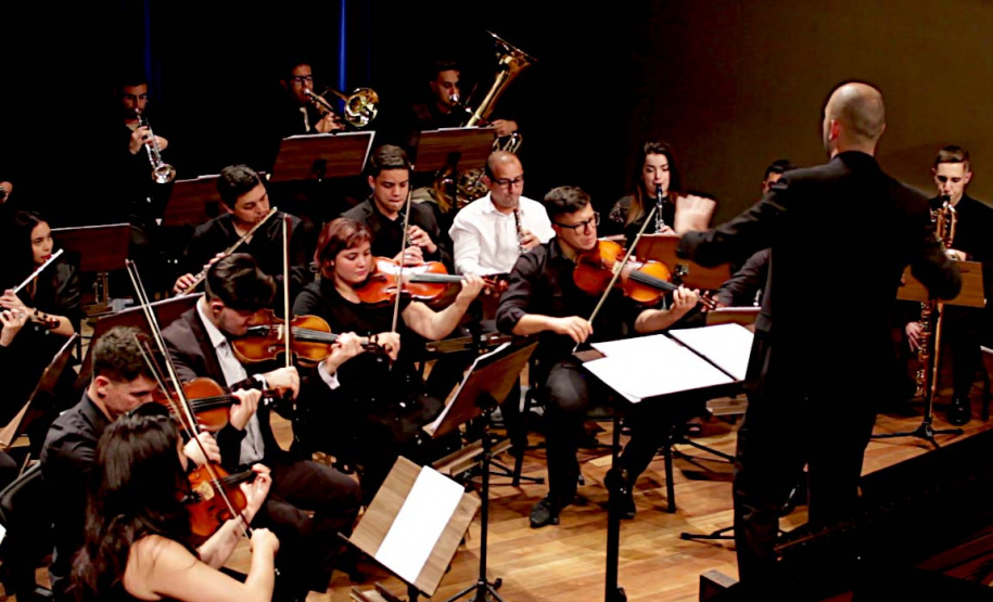 Compositor curitibano, Gabriel Hermes estreia sua segunda sinfonia com a Orquestra Novva de Curitiba