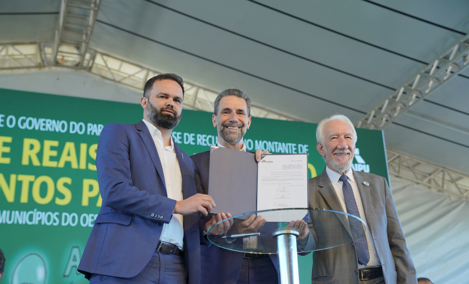 Parceria entre Estado e Itaipu vai permitir renovação de mobiliário de 286 escolas