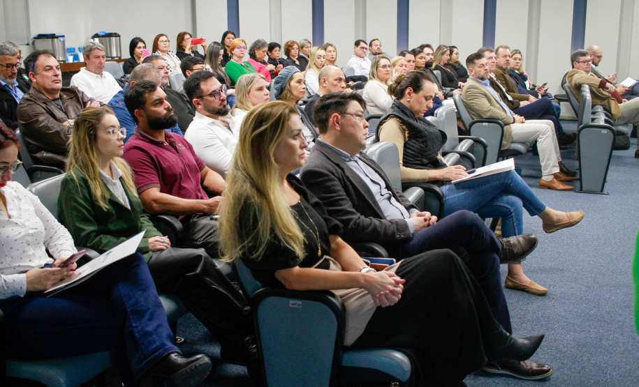 Seminário Controla Paraná reúne cerca de 80 representantes de sete municípios do Litoral