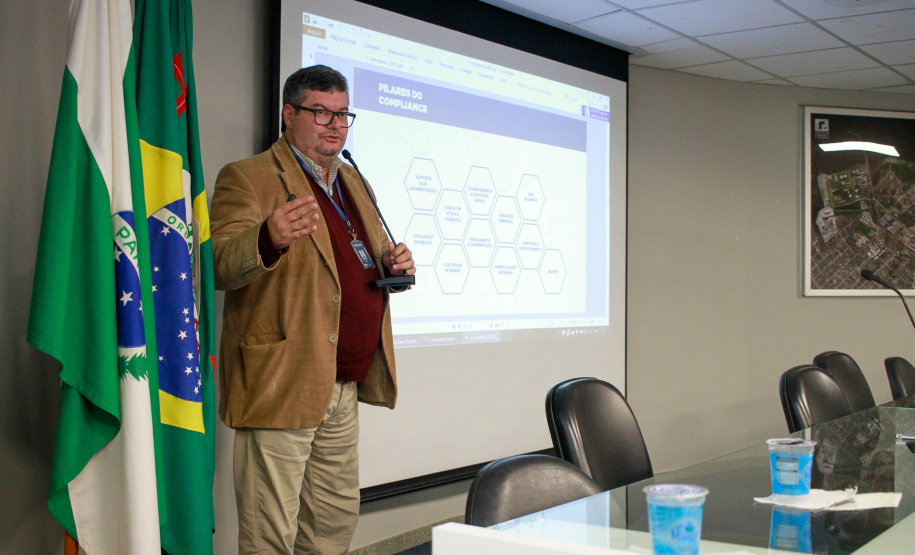 Seminário Controla Paraná reúne cerca de 80 representantes de sete municípios do Litoral