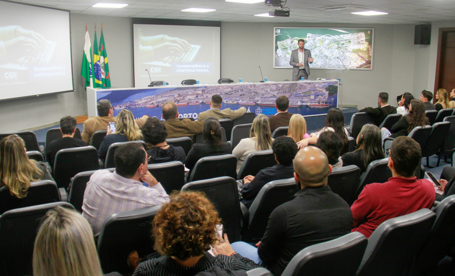 Seminário Controla Paraná reúne cerca de 80 representantes de sete municípios do Litoral