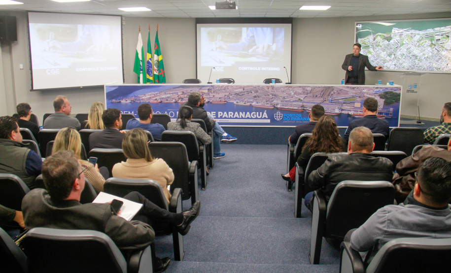 Seminário Controla Paraná reúne cerca de 80 representantes de sete municípios do Litoral