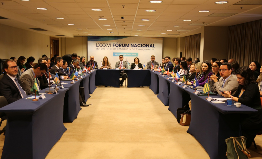 Secretaria de Planejamento leva experiência em captações e contratações à Conseplan