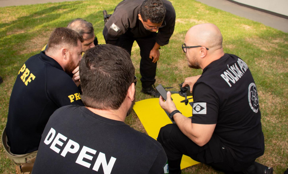 Policiais de Londrina são habilitados como pilotos de RPAS e recebem nova aeronave remotamente pilotada