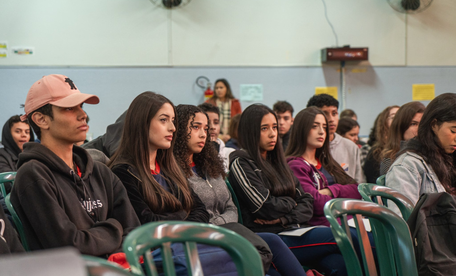 Seed-PR promove ação de conscientização sobre o racismo no Colégio Estadual Professor Lysímaco Ferreira da Costa