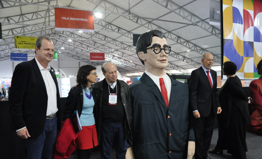 Governo promove ações em evento voltado para ciência e tecnologia