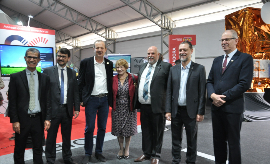 Governo promove ações em evento voltado para ciência e tecnologia