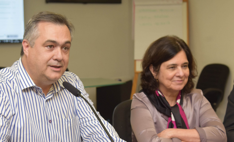 A ministra da Saúde, Nísia Trindade, visitou as instalações da Secretaria de Estado da Saúde (Sesa) nível central nesta terça-feira (25)