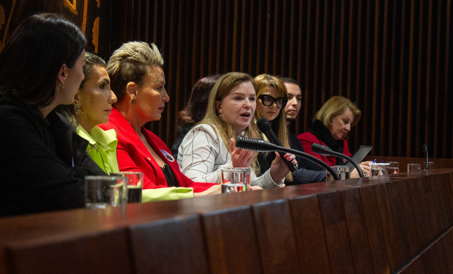 COMBATE AO FEMINICÍDIO