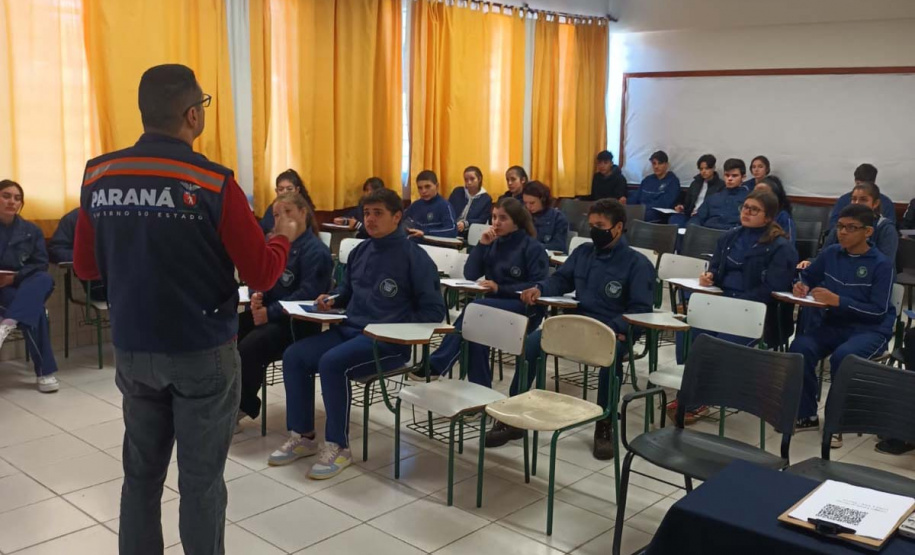 CGE intensifica contato com estudantes para desenvolver o exercício da cidadania