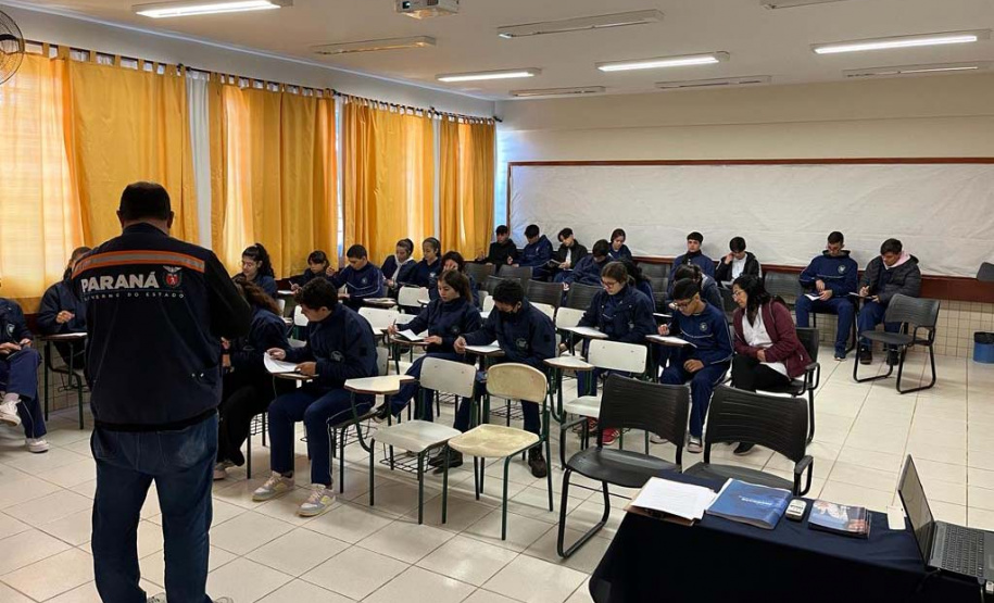 CGE intensifica contato com estudantes para desenvolver o exercício da cidadania