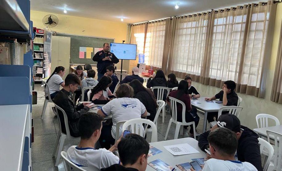 CGE intensifica contato com estudantes para desenvolver o exercício da cidadania