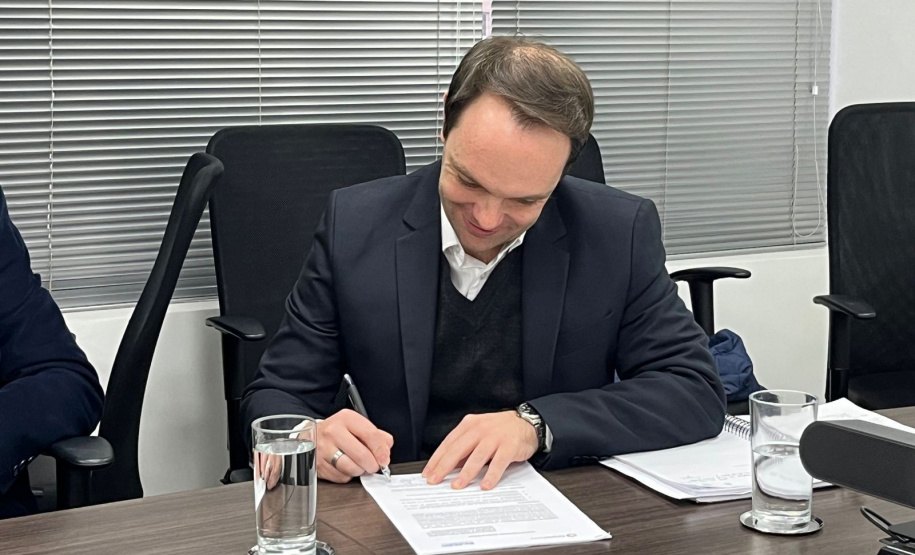 Fomento Paraná e IPARDES assinam Termo de Cooperação