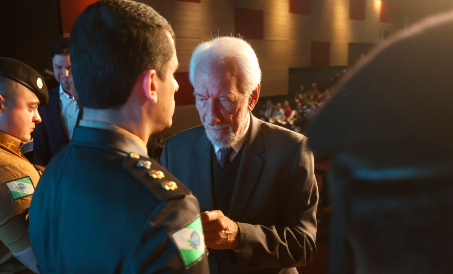 O governador em exercício Darci Piana participou nesta segunda (24) no Museu Oscar Niemeyer, em Curitiba, da formatura de 35 oficiais da Polícia Militar e do Corpo de Bombeiros no Curso Superior de Polícia