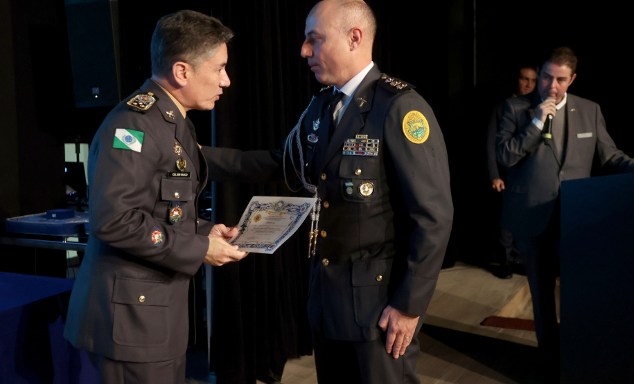 O governador em exercício Darci Piana participou nesta segunda (24) no Museu Oscar Niemeyer, em Curitiba, da formatura de 35 oficiais da Polícia Militar e do Corpo de Bombeiros no Curso Superior de Polícia