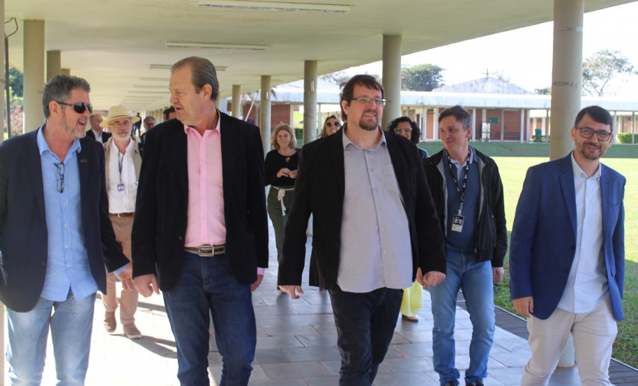 Governo inaugura espaços e repassa recursos para três campi da Unioeste