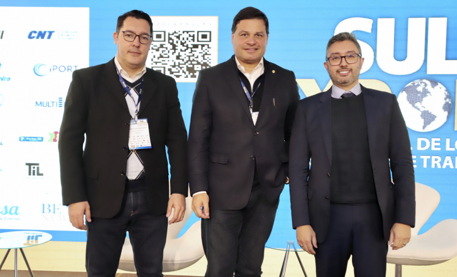 Portos do Paraná apresenta pioneirismo da concessão do canal de acesso em encontro do setor