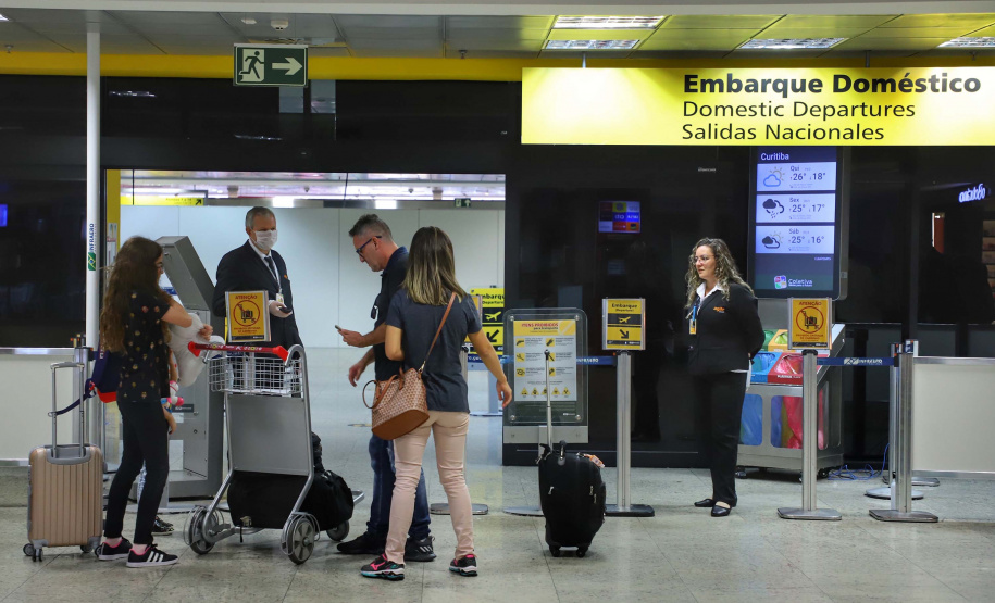 Movimento no Aeroporto de Curitiba cresce quase 60% em 2022, segunda maior variação do País