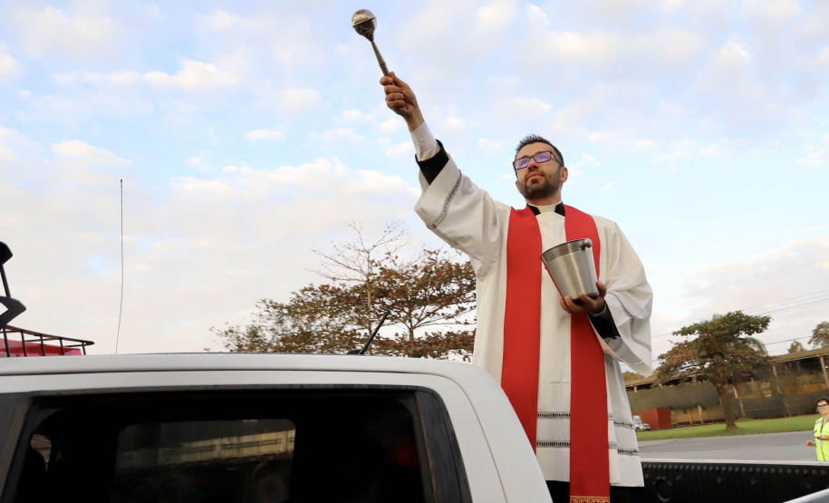 Caminhoneiros recebem a bênção de São Cristóvão no Pátio de Triagem do Porto de Paranaguá