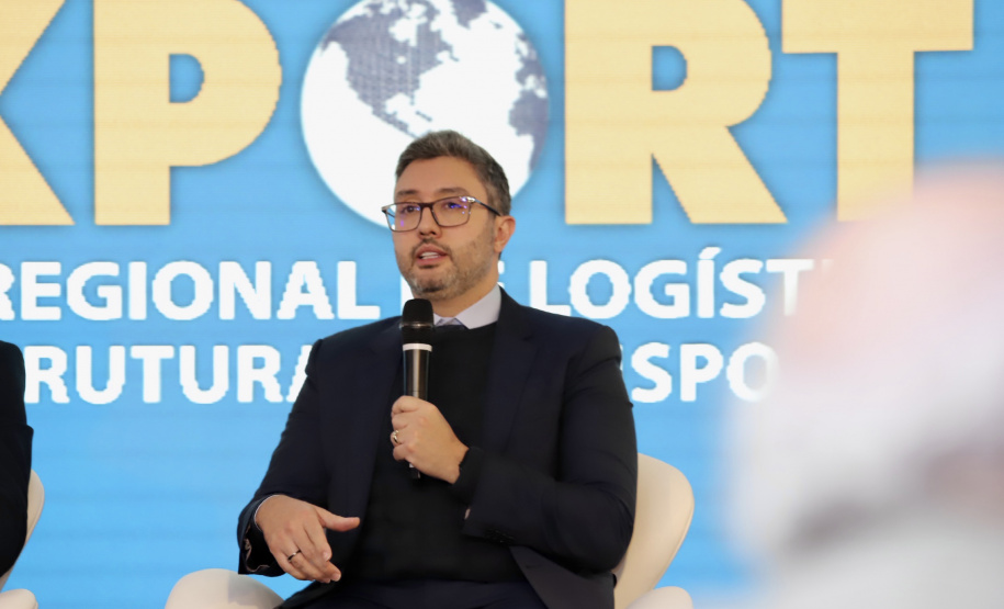 Portos do Paraná apresenta pioneirismo da concessão do canal de acesso em encontro do setor